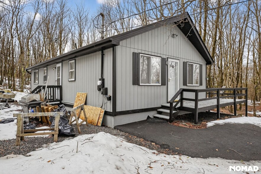 Building Photo - 102 Winding Way