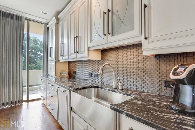 Building Photo - 2575 Peachtree Rd