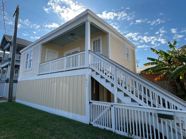 Building Photo - One bedroom home includes garage