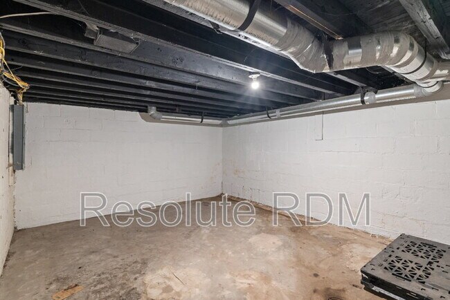 Building Photo - 801 N Dearborn St