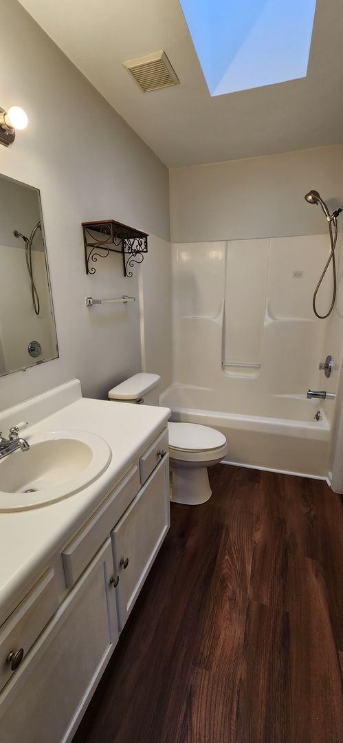 Building Photo - Available Now!! 3 to 4 Bedroom, 3 Full Bat...