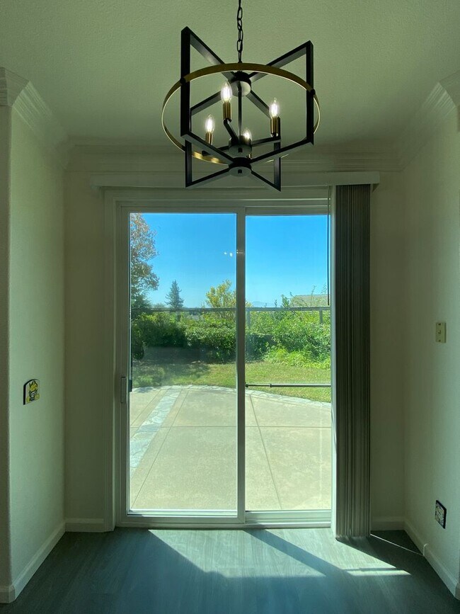 Building Photo - Castlerock Gated Community off Hilborn! Be...