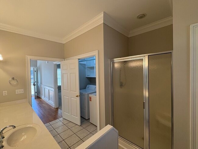 Building Photo - 604 Melton St