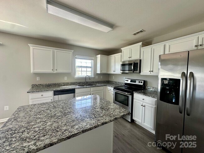 Building Photo - 2625 Cider Ridge Rd
