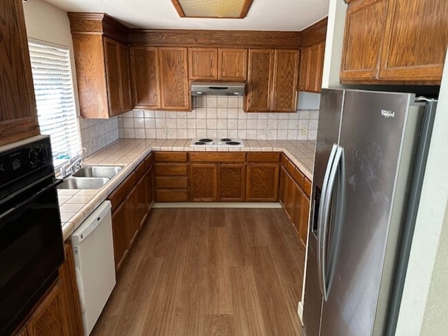 Building Photo - Beautiful 3 bedroom in the foothills outside of Gonzales