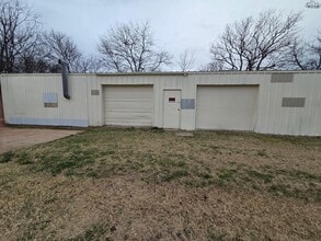 Building Photo - 2204 Princeton Ave