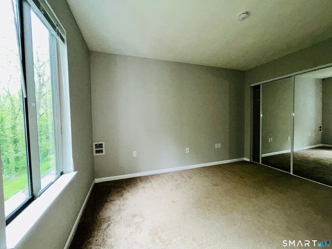 Building Photo - 175 Mill Pond Rd