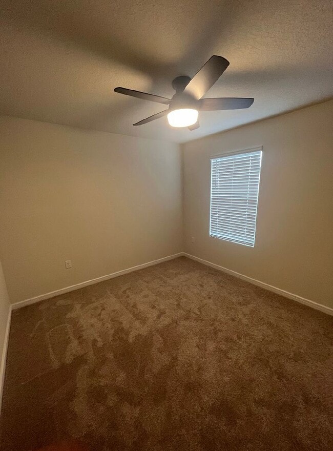Building Photo - 3074 Green Park Dr