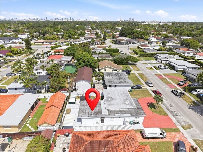 Building Photo - 6755 SW 27th St