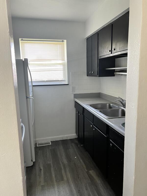 Building Photo - 4044 Crest Dr