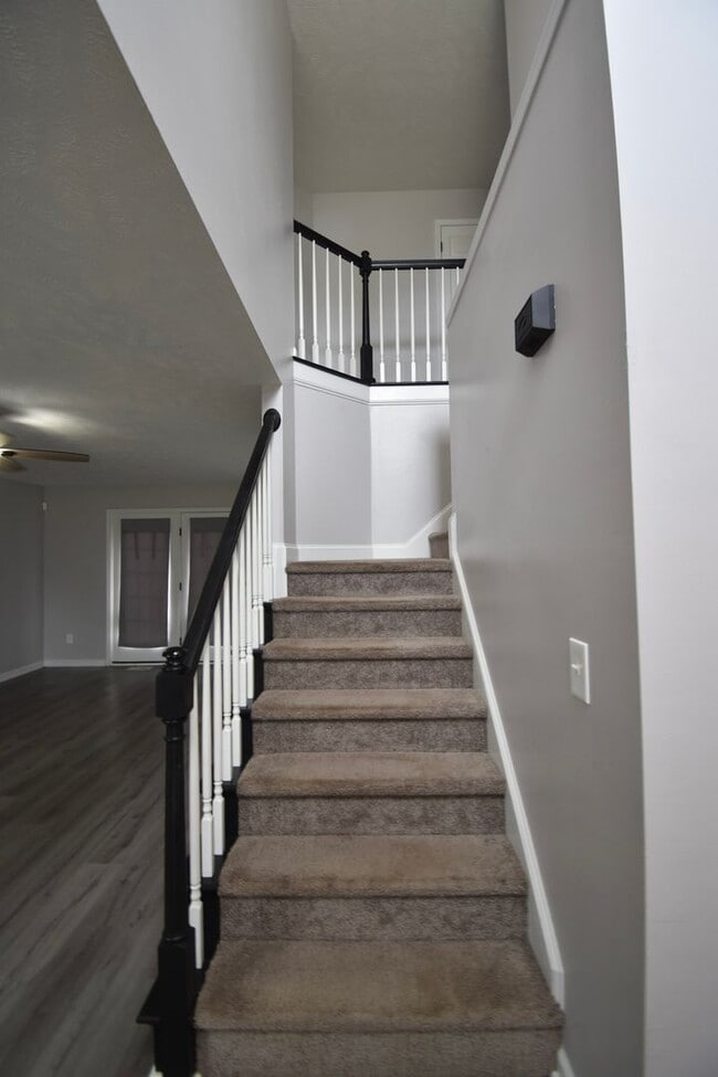 Building Photo - 135 Lenoir Dr