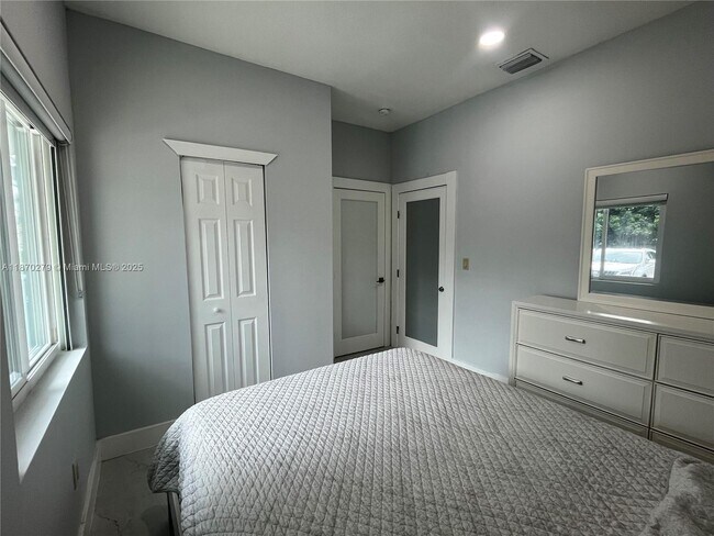 Building Photo - 6803 SW 158th Ave