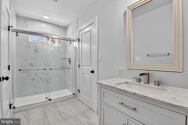 Building Photo - 13102 Ideal Dr