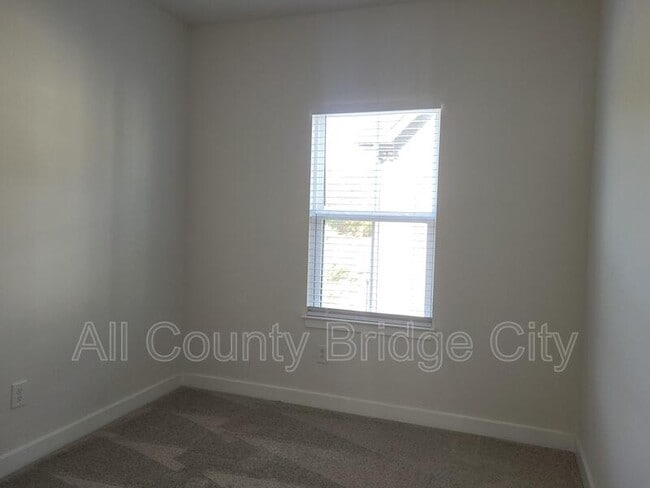 Building Photo - 126 Rollins Ave