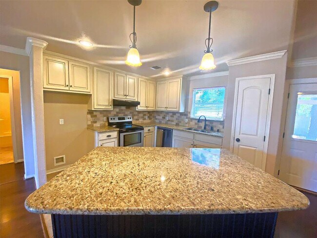 Building Photo - 16318 Long Valley Ct