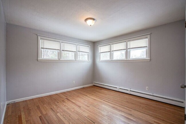 Building Photo - 27 Campbell Dr