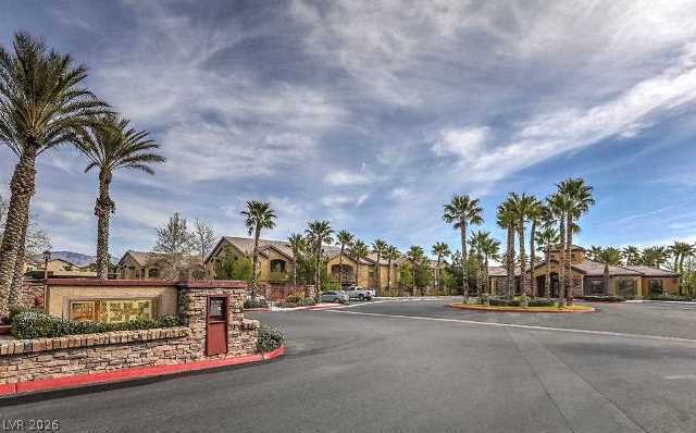 Building Photo - 8250 N Grand Canyon Dr