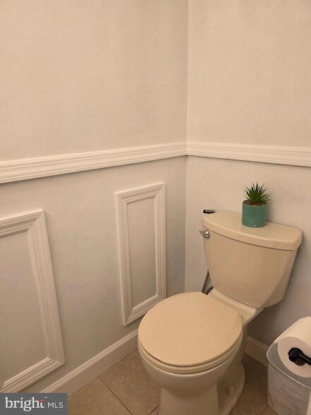 Building Photo - 251 Fir Tree Ct