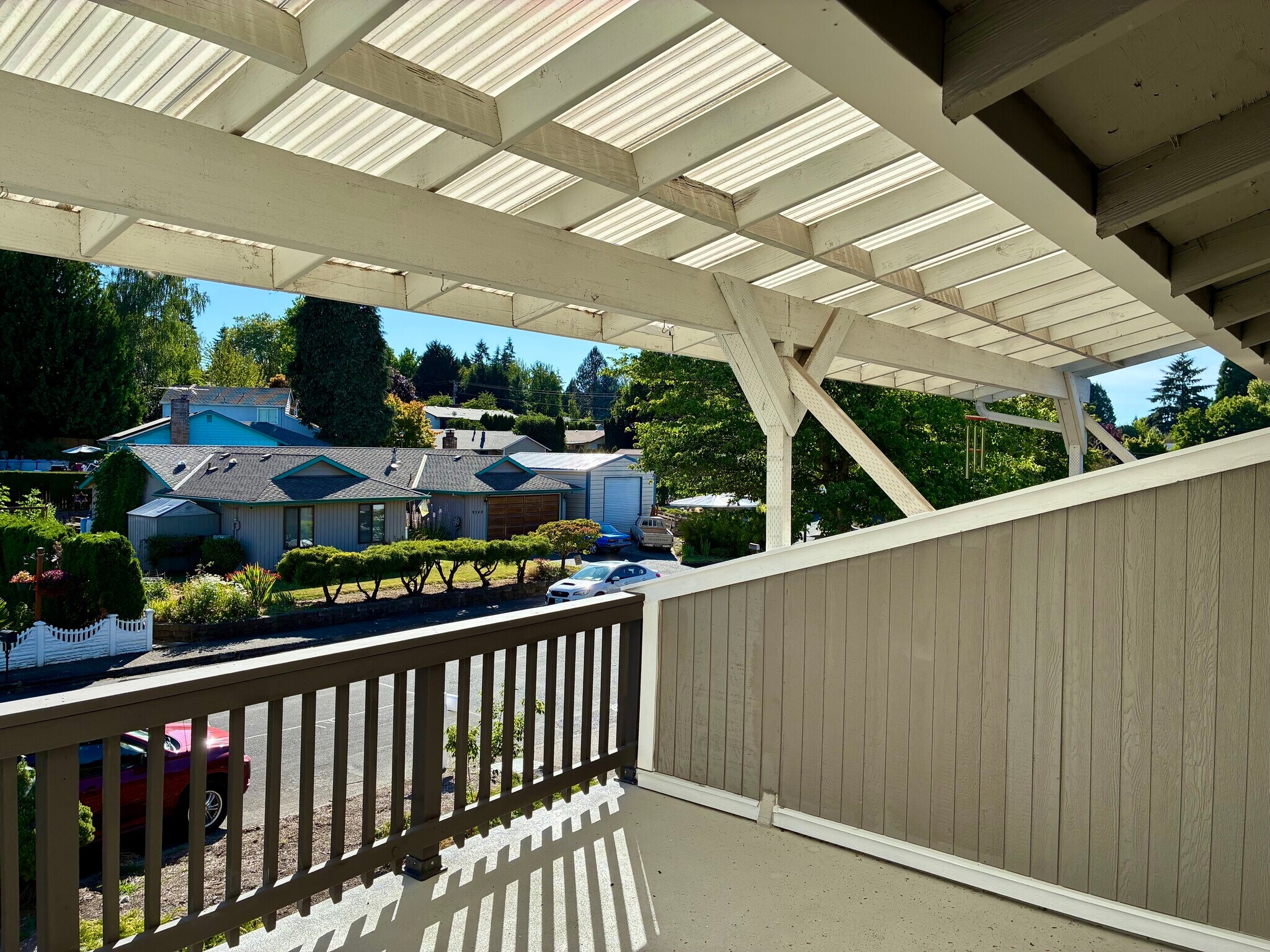 Balcony patio - 9301 SW Hill St