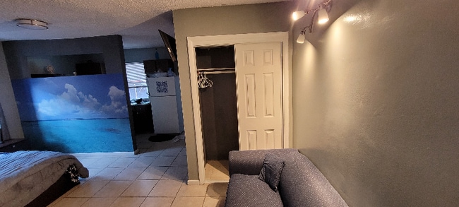 Building Photo - 129 SE 2nd Terrace