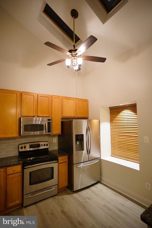 Building Photo - 6317 Early Glow Ct