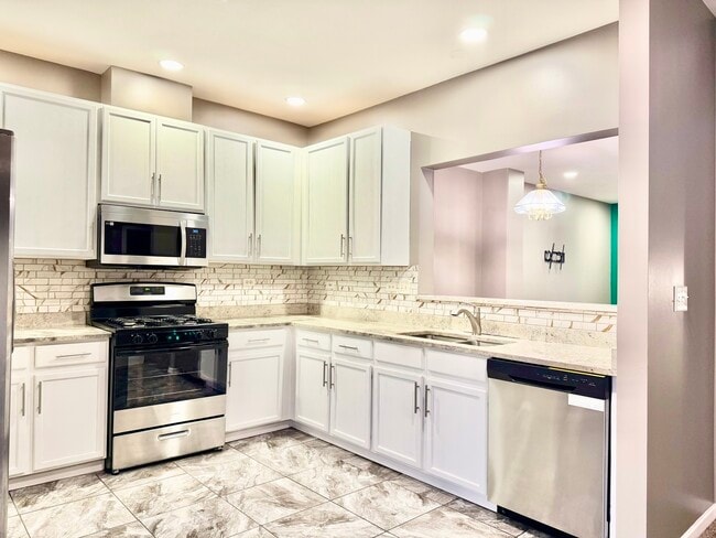 Building Photo - 2452 Daybreak Ct