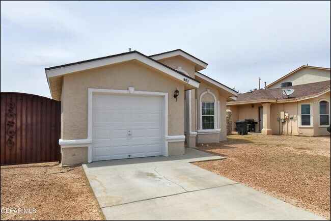 Building Photo - 683 Teichelkamp Dr