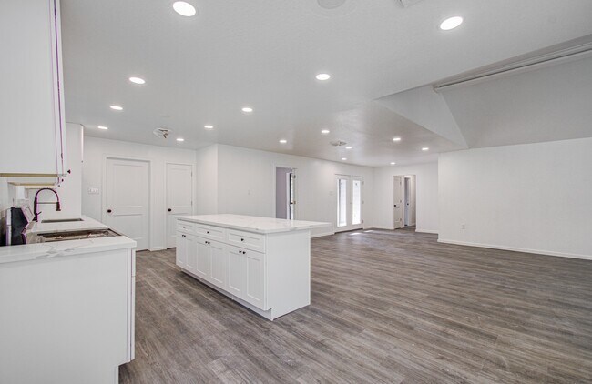 Building Photo - 816 Glen Hollow Dr