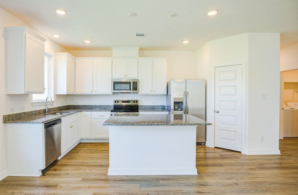 Building Photo - 2206 Hall of Fame Ct