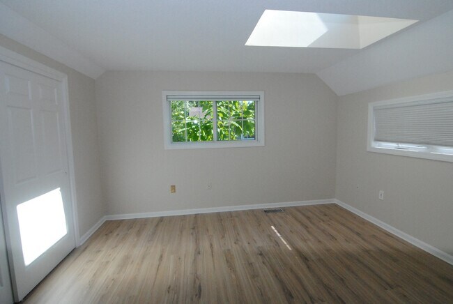 Building Photo - 11 Ventura Cir