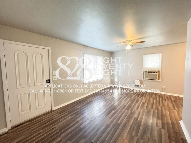 Building Photo - Charming 2 Bedroom/1 Bathroom Single Famil...