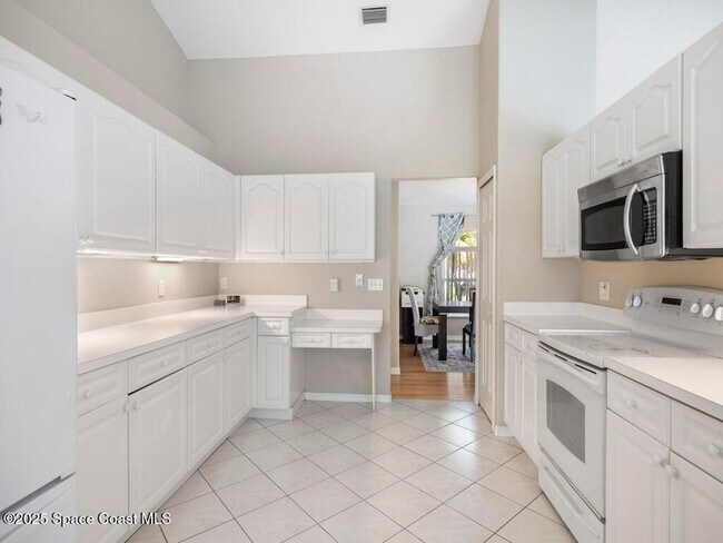 Building Photo - 1026 Blossom Dr