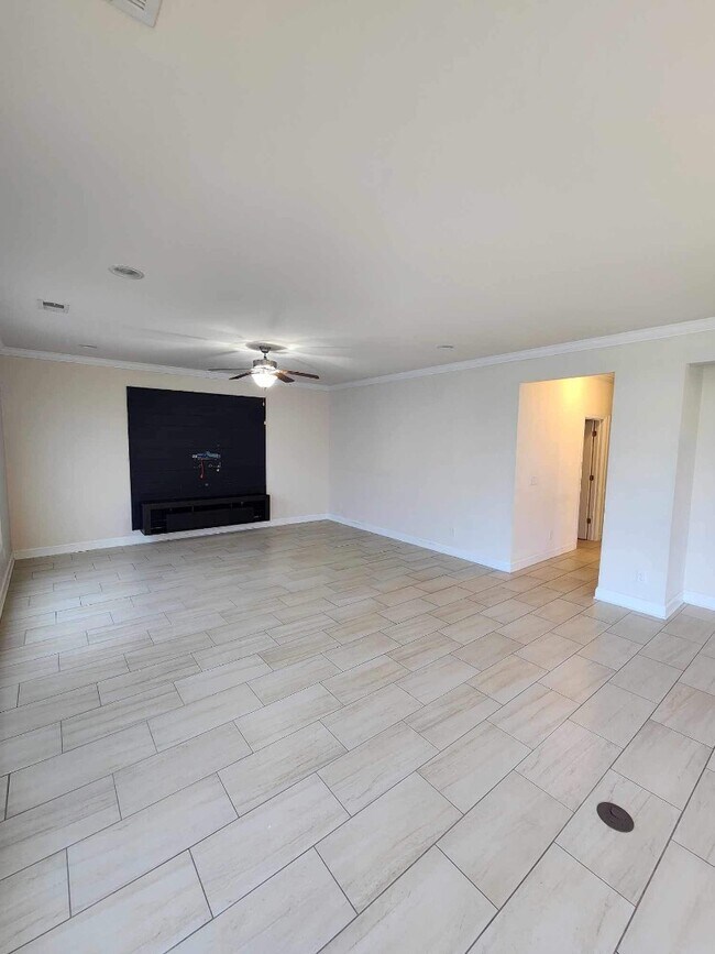 Building Photo - 5428 Sunset Lake Ln