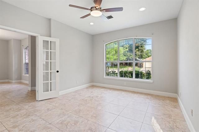 Building Photo - 5300 La Viva Ln