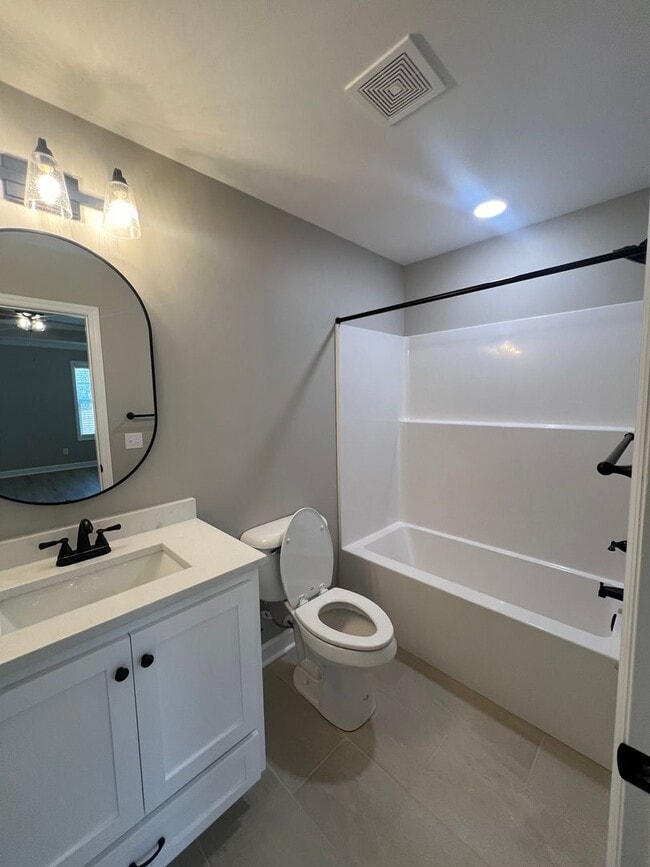 Building Photo - Available April!