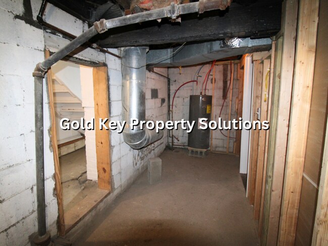 Building Photo - 2633 Main St