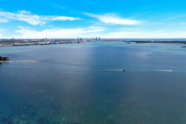 Building Photo - 218 SE 14th St