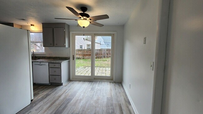 Building Photo - 259 Windsor Castle Dr