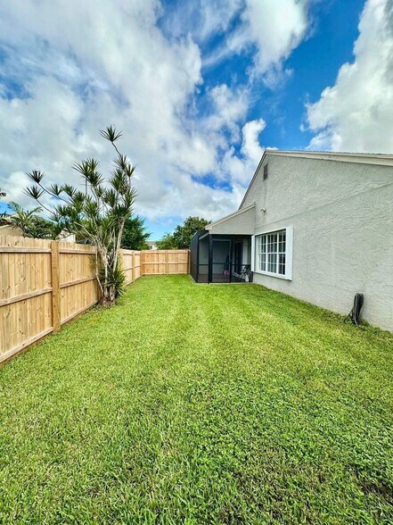 Building Photo - 22449 Middletown Dr