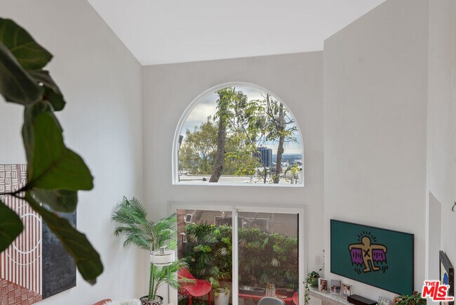 Building Photo - 1979 Grace Ave