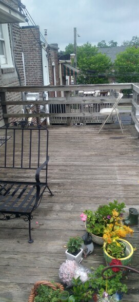 Deck - 619 Lancaster Ave