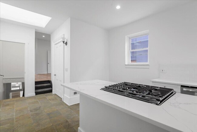 Building Photo - 93 43rd St