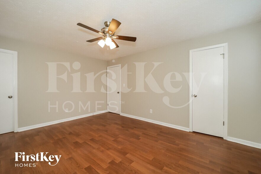 Building Photo - 3980 Willow Ridge Rd