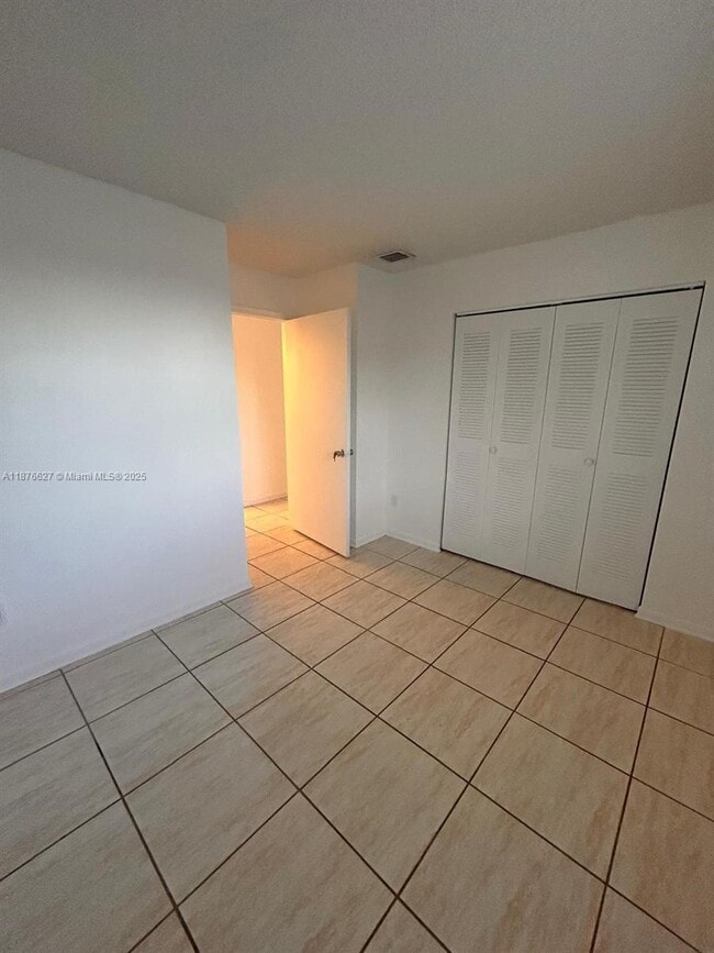 Building Photo - 2 bedroom in Miami Gardens FL 33169