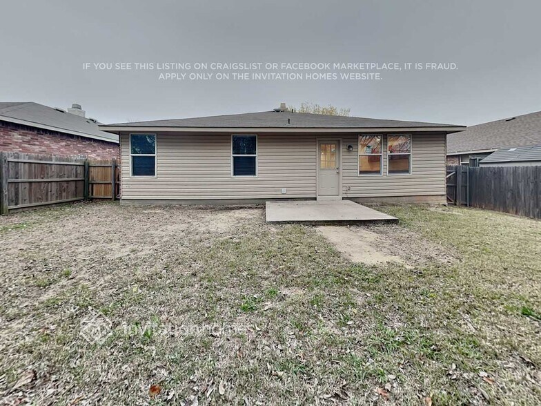 Building Photo - 1104 Scenic Hills Dr