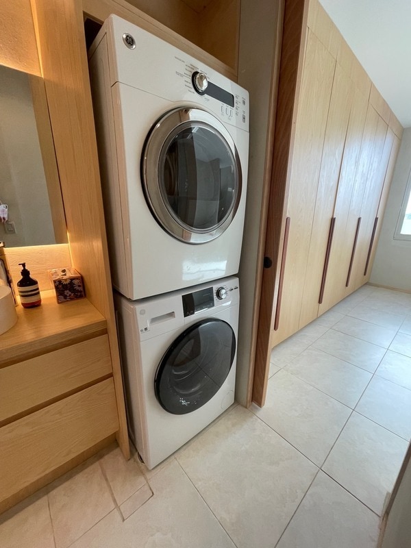 Building Photo - 2740 Kuilei St