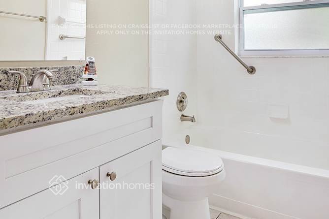 Building Photo - 4033 Castlegate Dr