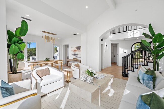 Building Photo - 84 Sidney Bay Dr