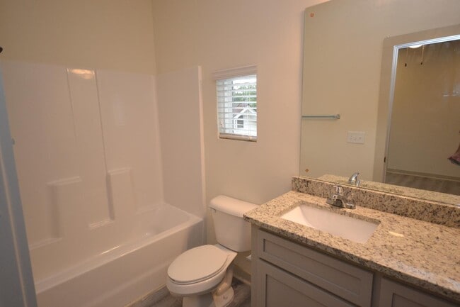 Building Photo - 3925 Overbrook Dr