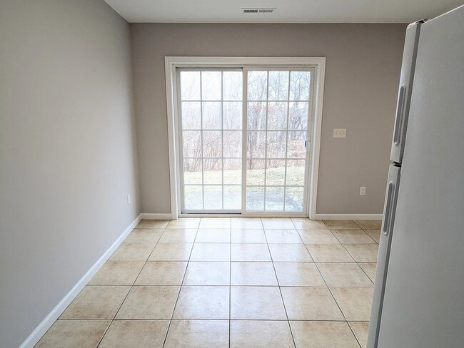 Building Photo - Spacious two-bedroom townhome